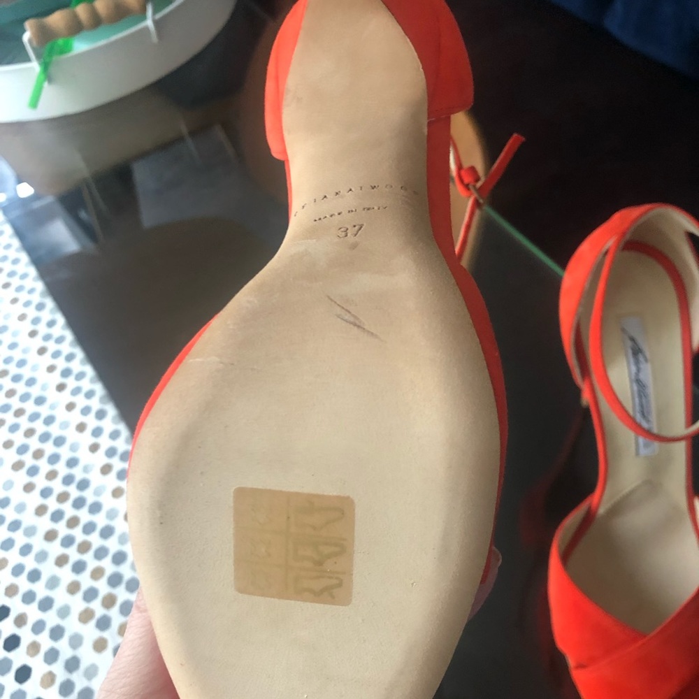 Brand New Brian Atwood Orange Suede Pump - Picture 3 of 5